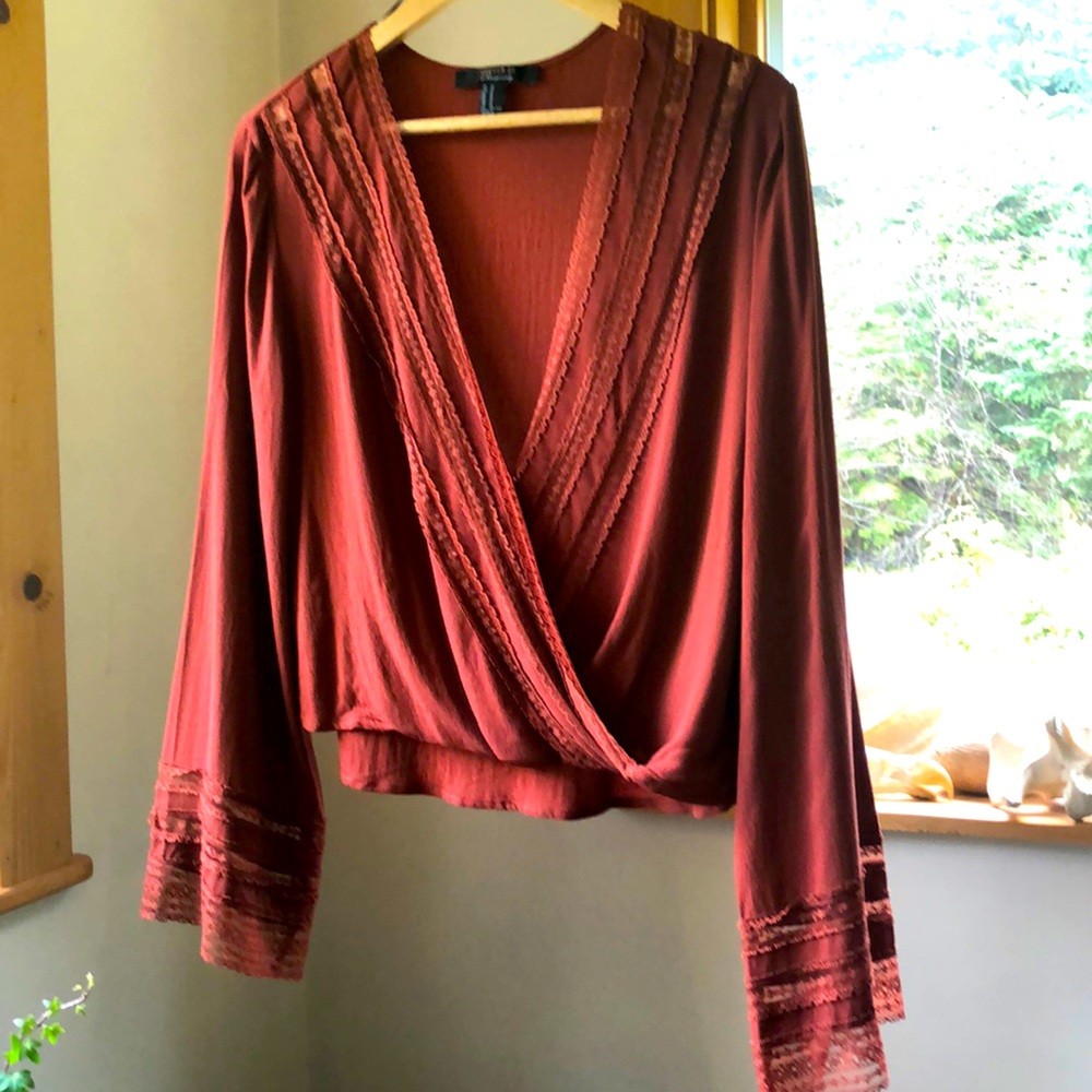 NWOT lace bell sleeve boho top